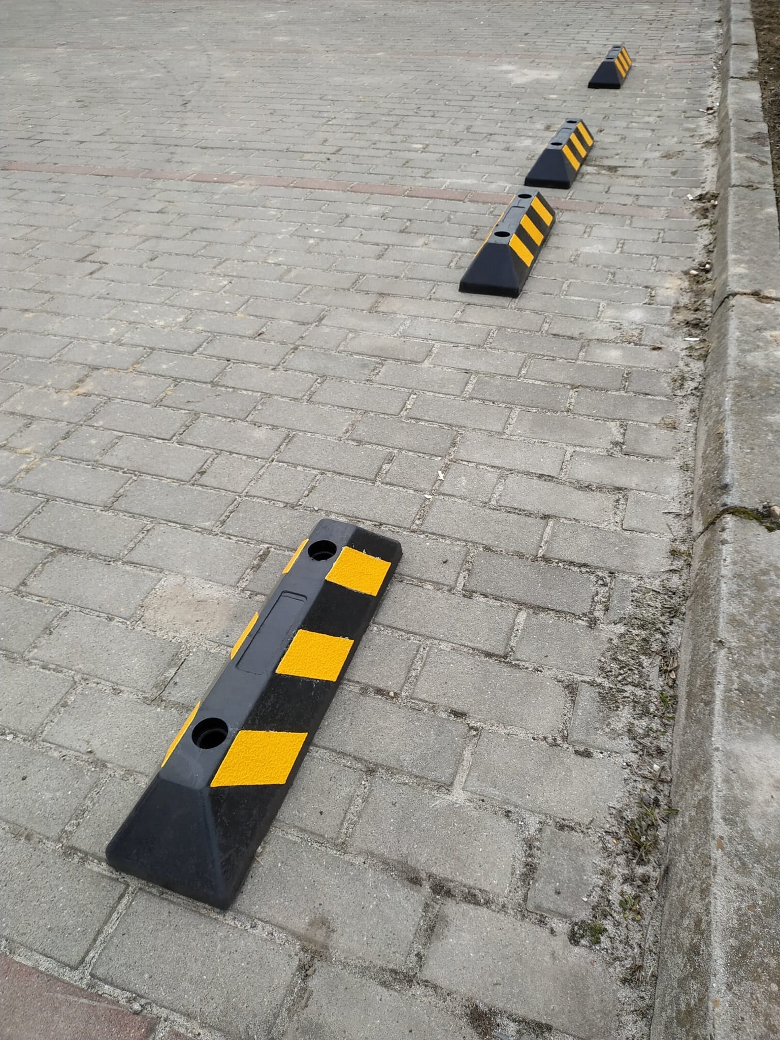 Ultimate Guide to Installing Rubber Parking Separators for Enhanced Safety